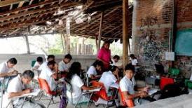 educación precaria
