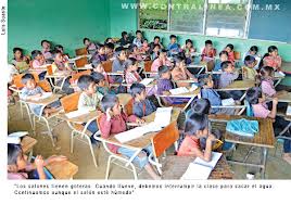 salón de clases saturado